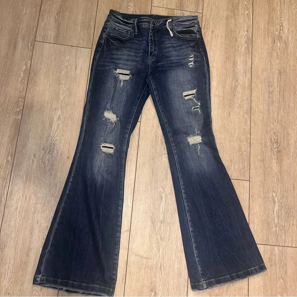 NWT Petra Dark Wash Distressed Mid Rise Flare P221FM-MD Sz 15 Sz 31 - Picture 2 of 10